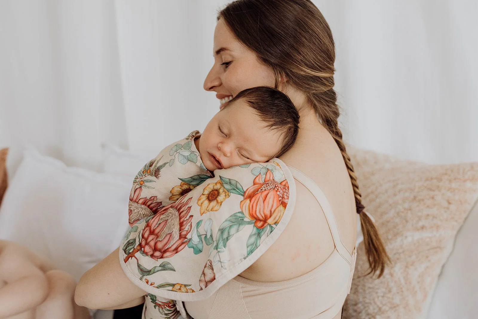 How New Parents Can Choose the Best Burp Cloths for Newborns